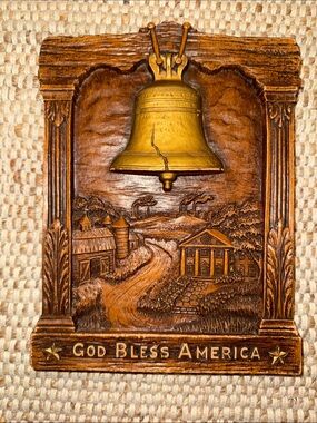 Strict wood ‘God Bless America' Wall Plaque with Gold Bell VINTAGE RARE Made USA